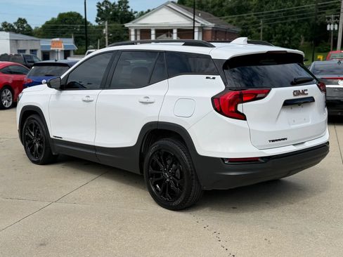 Used 2019 GMC Terrain SLE w/ Black Edition FWD image 3
