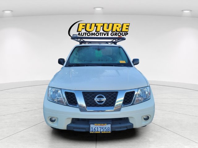 Used 2020 Nissan Frontier SV RWD image 2