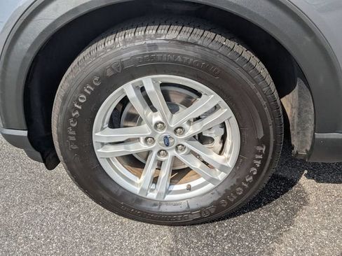 Certified 2022 Ford Explorer XLT RWD image 29