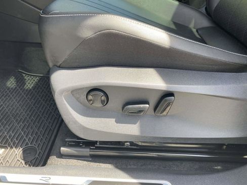 Certified 2023 Volkswagen Tiguan SE R-Line AWD/4WD image 13