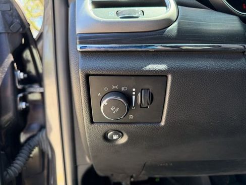 Used 2020 Jeep Grand Cherokee Limited w/ Premium Lighting Group image 8