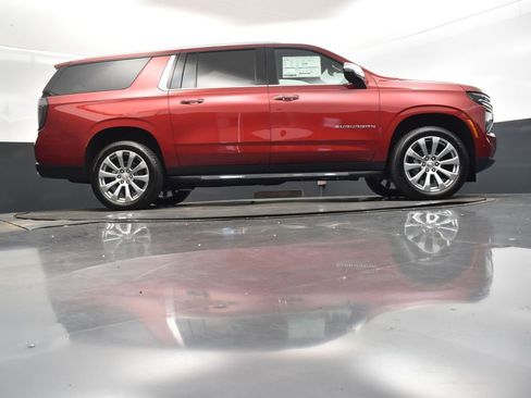 New 2025 Chevrolet Suburban Premier image 44