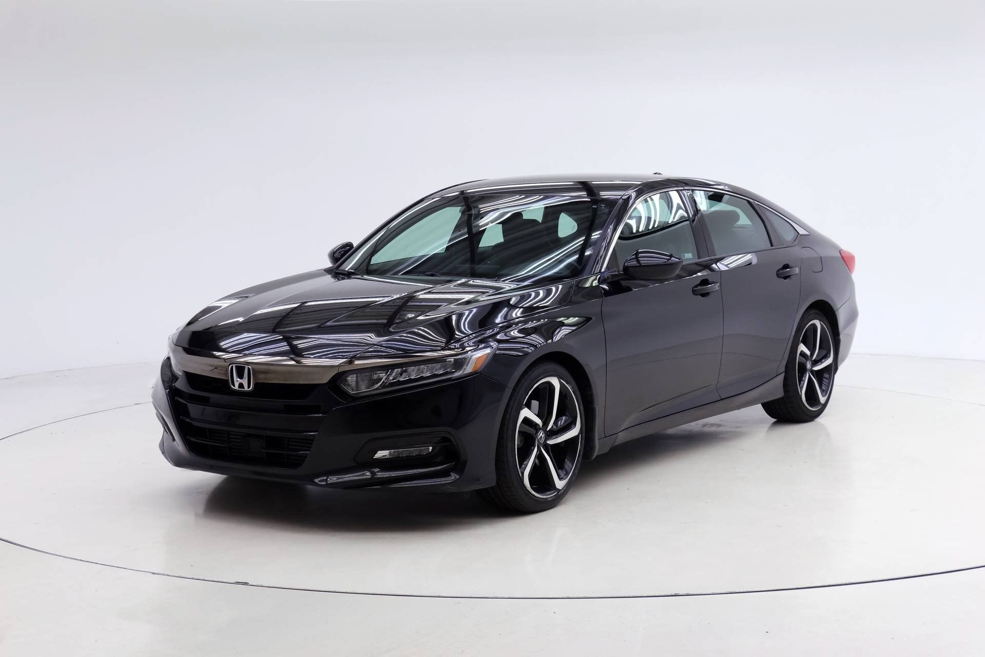 Used 2019 Honda Accord Sport image 1