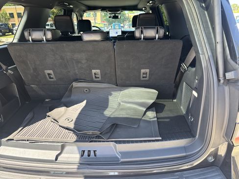 Used 2023 Ford Expedition Limited RWD image 32