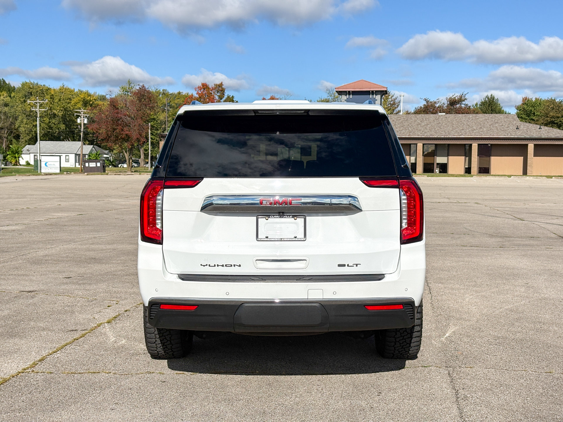 Used 2022 GMC Yukon XL SLT w/ SLT Luxury Package AWD/4WD image 7