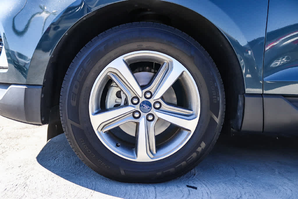Used 2019 Ford Edge SEL w/ Equipment Group 201A FWD image 11