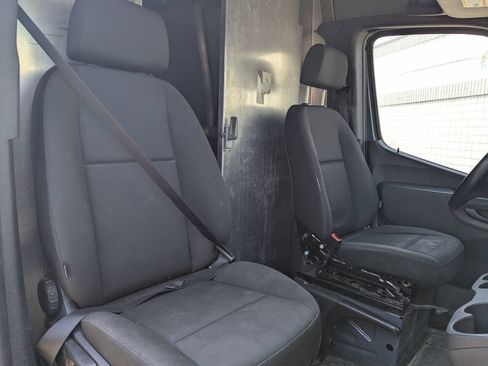 Used 2019 Mercedes-Benz Sprinter 170 image 11