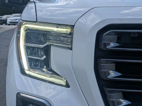 Used 2021 GMC Sierra 1500 AT4 w/ AT4 Premium Package AWD/4WD image 9