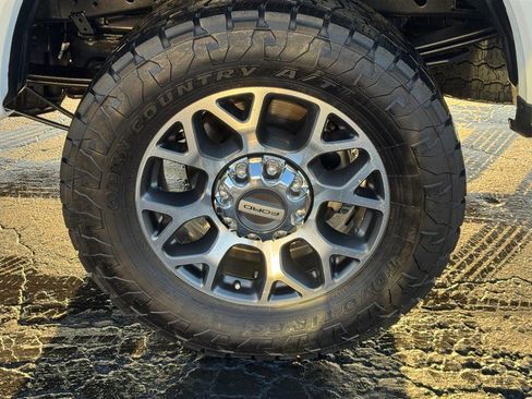 Used 2021 Ford F250 Lariat w/ FX4 Off-Road Package image 7