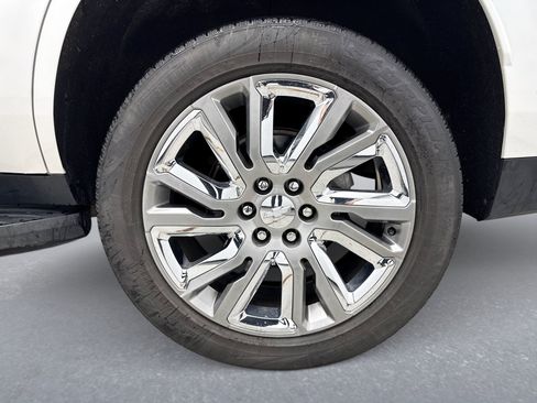 Used 2021 Chevrolet Tahoe Premier w/ Premium Package AWD/4WD image 28