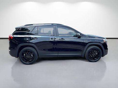 Used 2022 GMC Terrain SLE w/ Driver Convenience Package FWD image 2