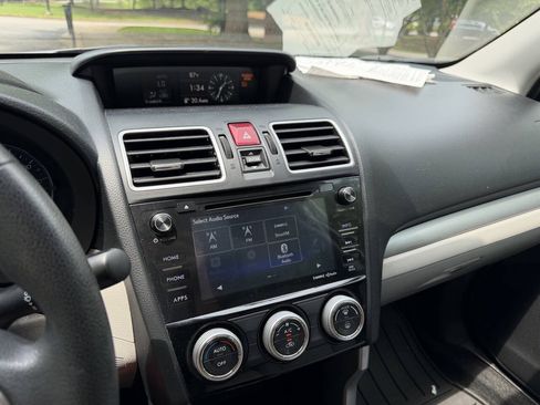 Used 2017 Subaru Forester 2.5i Premium AWD/4WD image 17
