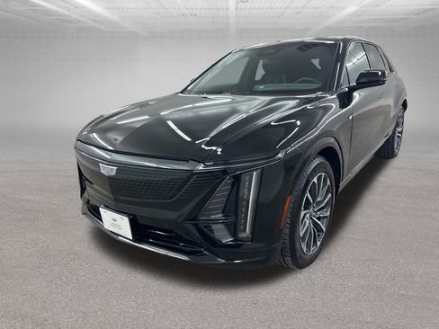 Used 2025 Cadillac Lyriq Sport image 5