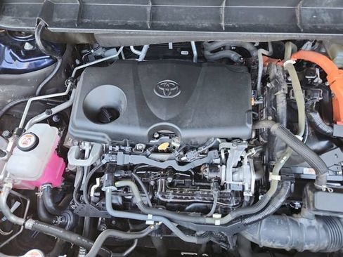 Used 2021 Toyota Highlander XLE AWD/4WD image 22