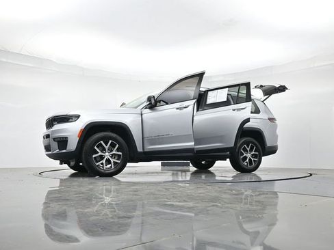 Used 2025 Jeep Grand Cherokee L Limited AWD/4WD image 54