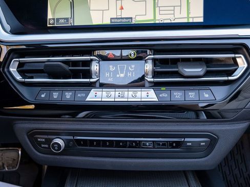 Used 2022 BMW Z4 M40i w/ Premium Package image 19