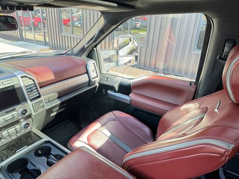 Used 2019 Ford F350 Platinum w/ Platinum Ultimate Package AWD/4WD image 16