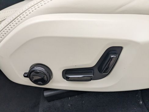 New 2026 Volvo XC60 T8 Ultra image 21