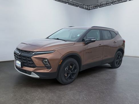 Used 2023 Chevrolet Blazer LT w/ Midnight/Sport Edition FWD image 1