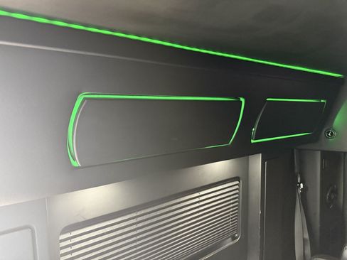 Used 2021 RAM ProMaster 2500 w/ Premium Appearance Group FWD image 37