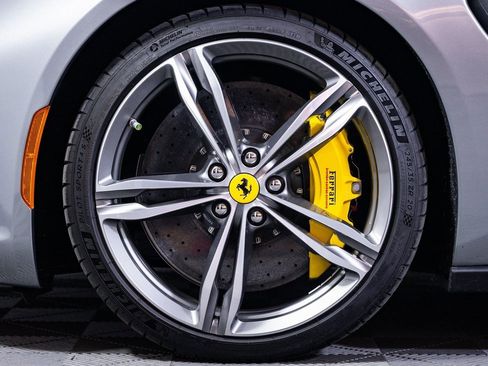 Certified 2018 Ferrari GTC4Lusso image 5