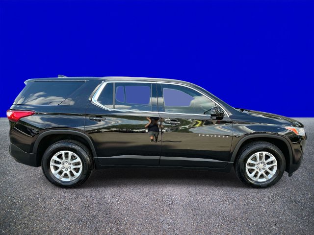 Used 2020 Chevrolet Traverse LS FWD image 2