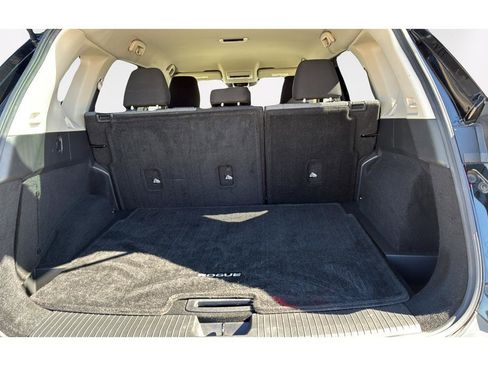 Used 2021 Nissan Rogue S image 10