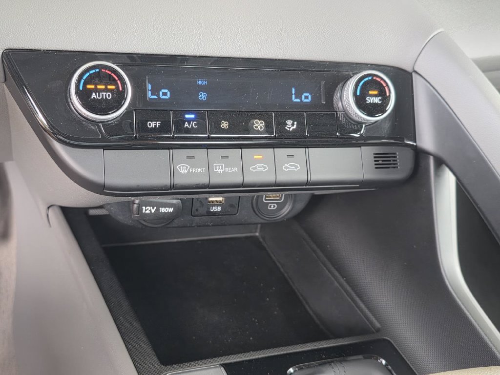 Used 2023 Hyundai Elantra SEL FWD image 16