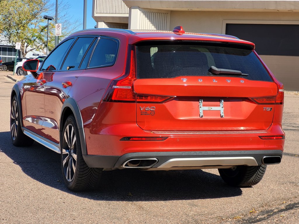 Used 2020 Volvo V60 T5 Cross Country w/ Protection Package Premier AWD/4WD image 5