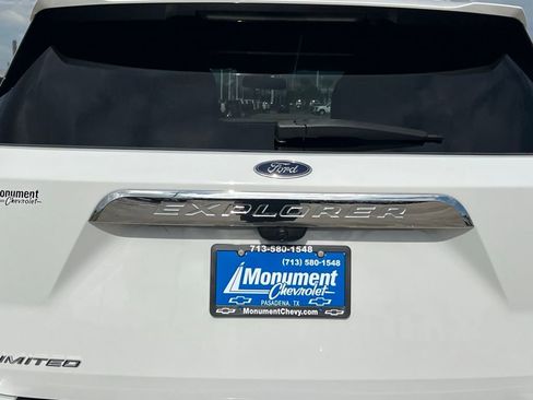 Used 2022 Ford Explorer Limited RWD image 7