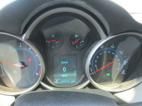 Used 2011 Chevrolet Cruze LT FWD image 26