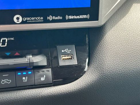 Used 2023 Toyota Tundra Limited w/ Power Package image 34