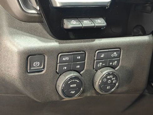 Used 2022 Chevrolet Silverado 1500 LTZ w/ Technology Package image 10