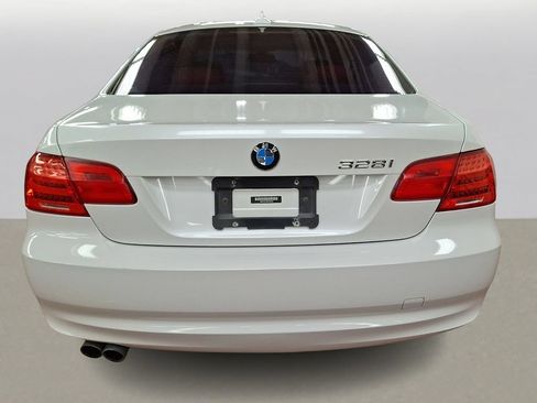 Used 2011 BMW 328i xDrive Coupe AWD/4WD image 5