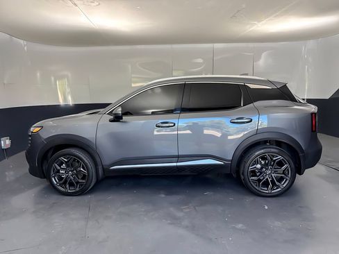 Used 2025 Nissan Kicks SR AWD/4WD image 6