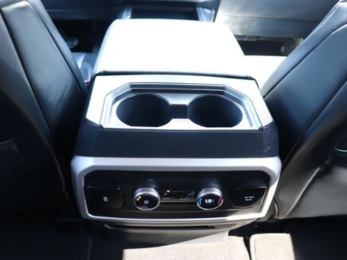 Used 2024 Ford Expedition XLT AWD/4WD image 22