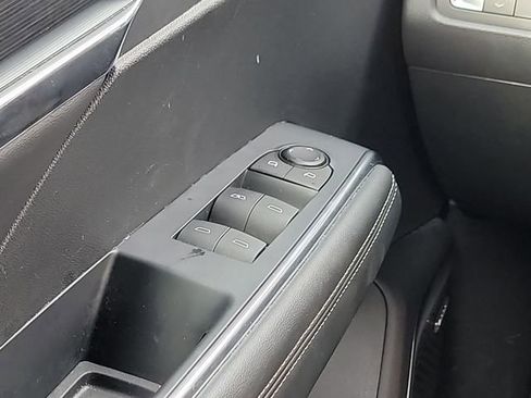 Used 2024 GMC Acadia Elevation image 22