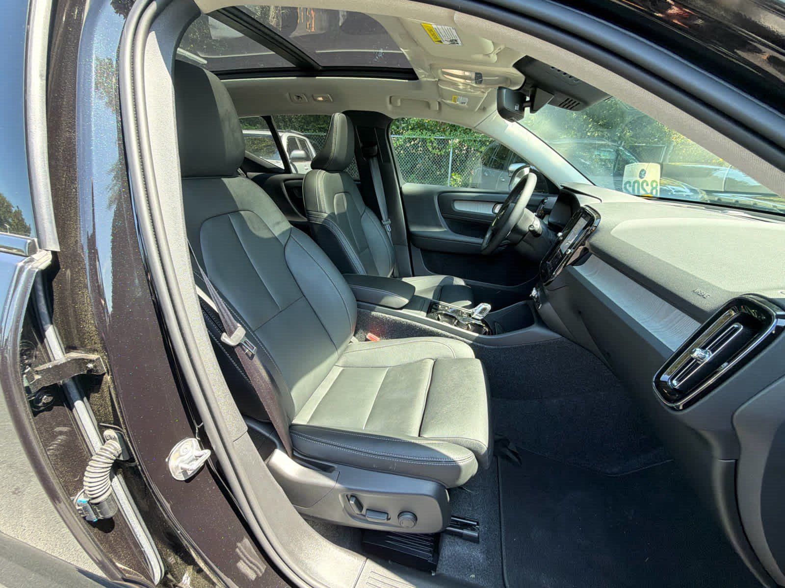 Certified 2026 Volvo XC40 B5 Plus AWD/4WD image 19