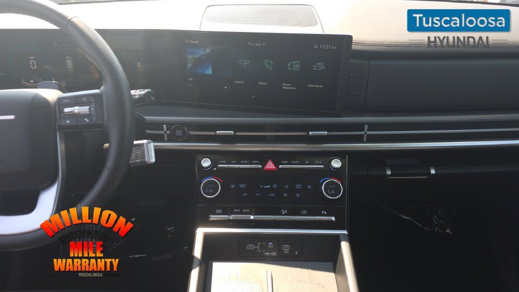 Used 2025 Hyundai Santa Fe SEL FWD image 26