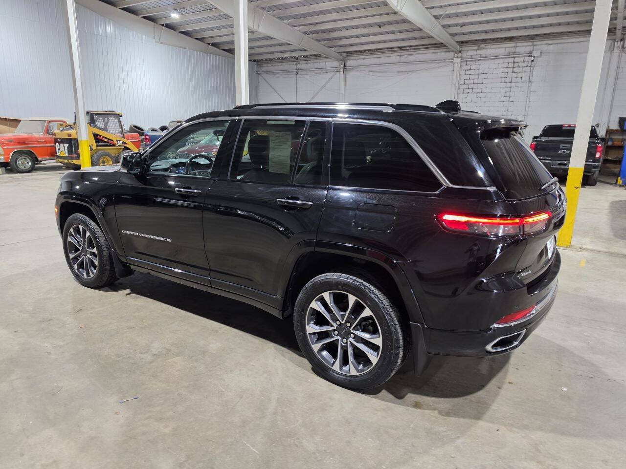 Used 2022 Jeep Grand Cherokee Overland w/ Adv Protech Group III AWD/4WD image 7