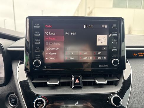 Used 2021 Toyota Corolla SE w/ SE Premium Package image 23