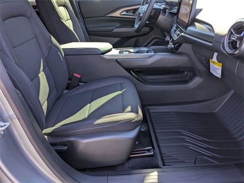 New 2026 Chevrolet Equinox EV LT image 36