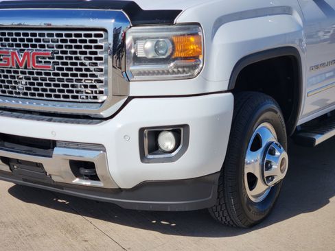 Used 2016 GMC Sierra 3500 Denali w/ Duramax Plus Package image 9