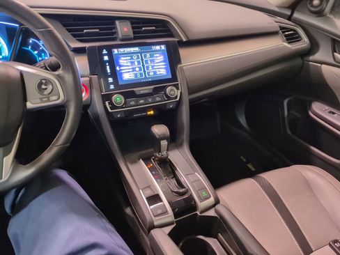 Used 2018 Honda Civic Touring image 20