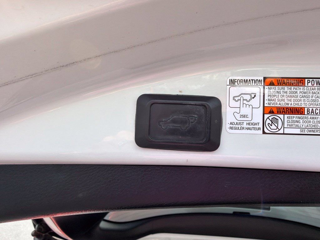 Used 2014 Toyota RAV4 Limited w/ Technology Package AWD/4WD image 19