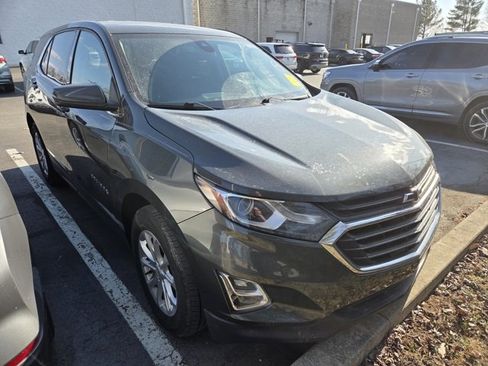 Used 2019 Chevrolet Equinox LT w/ Driver Convenience Package image 3