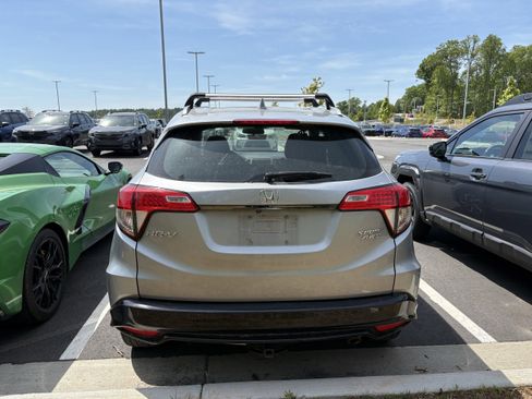 Used 2019 Honda HR-V Sport image 5