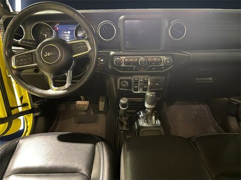 Used 2022 Jeep Wrangler Unlimited Sahara w/ Cold Weather Group image 10