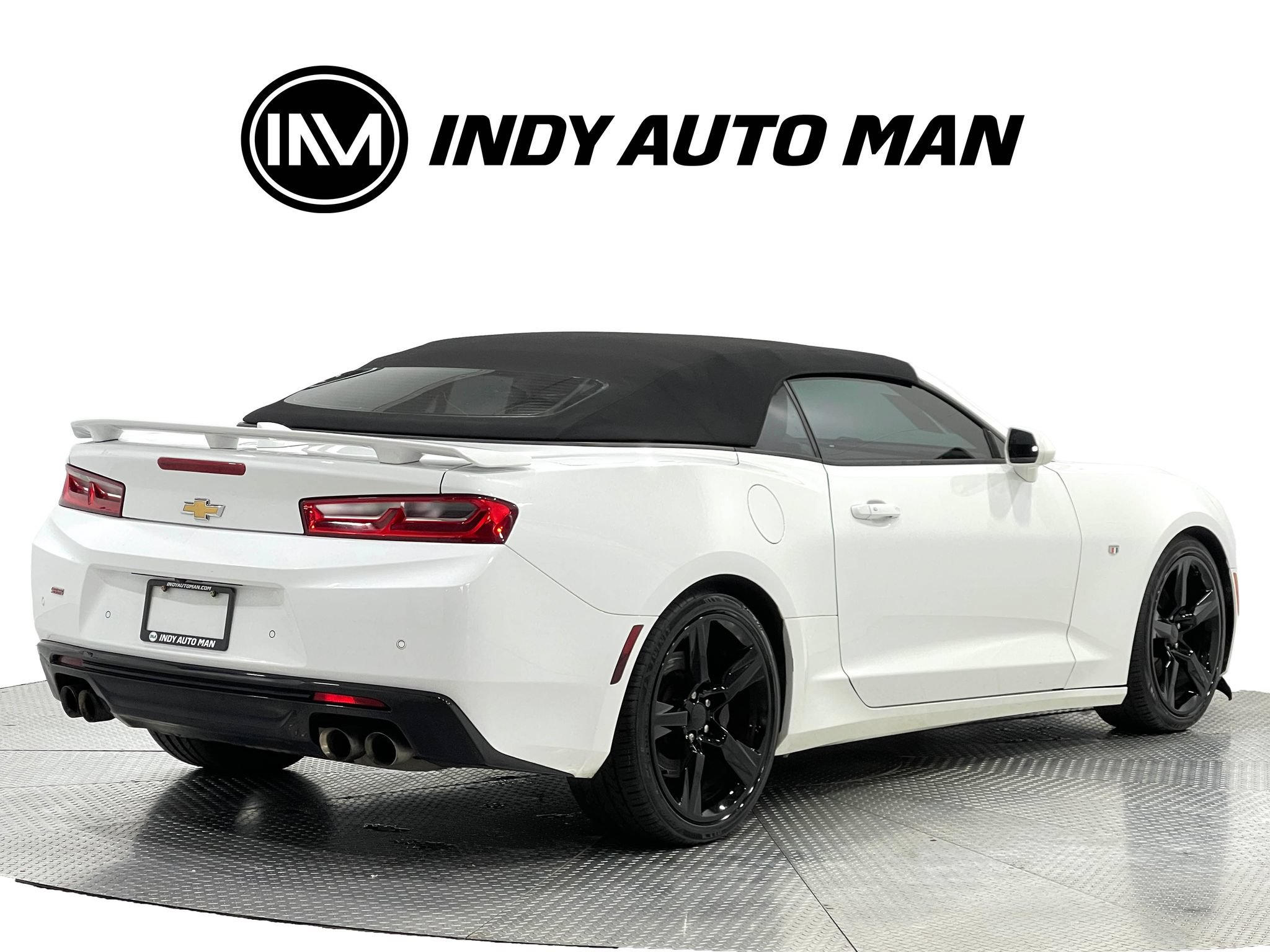 Used 2018 Chevrolet Camaro SS RWD image 4