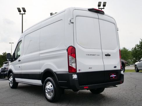 Used 2020 Ford Transit 250 Medium Roof AWD w/ Load Area Protection Package image 12